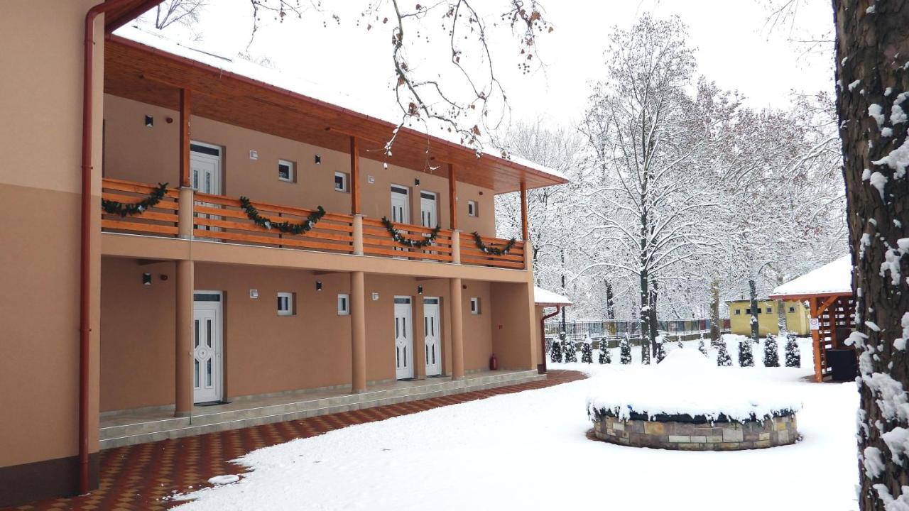 Boro Apartman Tiszafüred Dış mekan fotoğraf